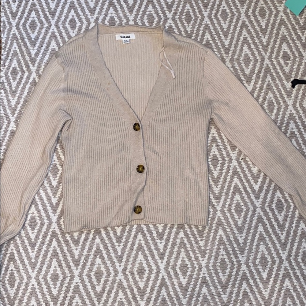 BEIGE CROP SWEATER